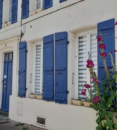 Residence Les Volets Bleus: Studio De 30 M² Classe 2 * Рошфор Экстерьер фото